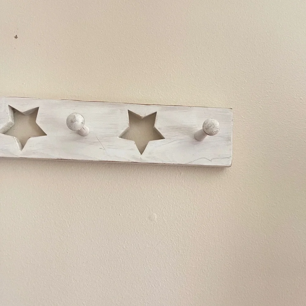 Vtg Wood Wall Entry 4 Pegs Hooks 24